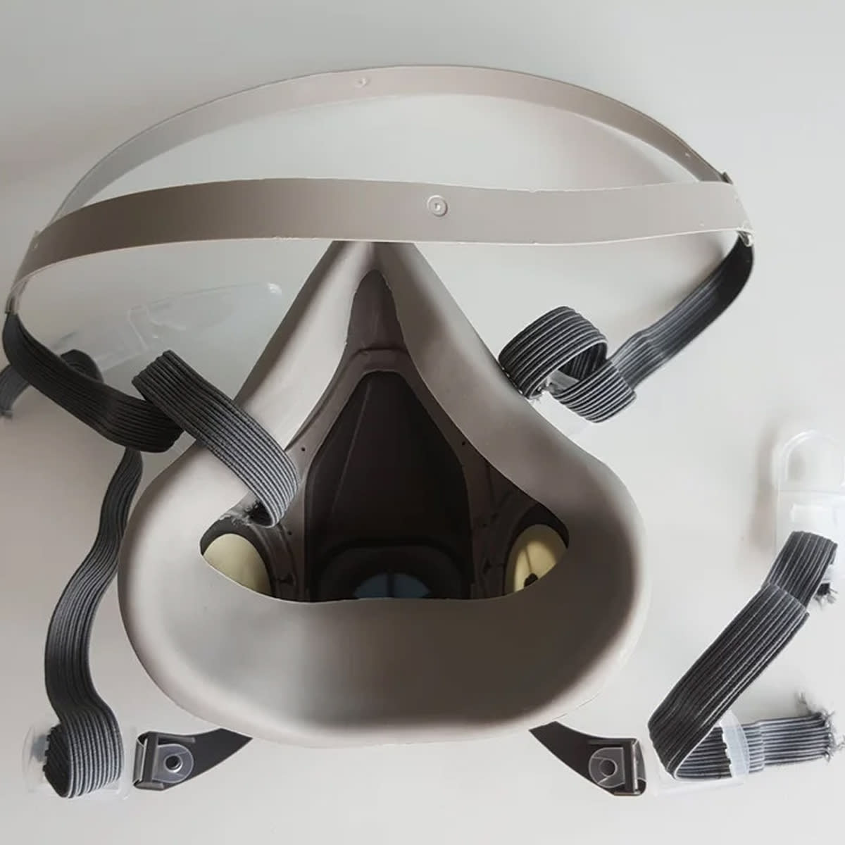 Reusable filtering half mask 3M 6200 (M) with replaceable cartridges